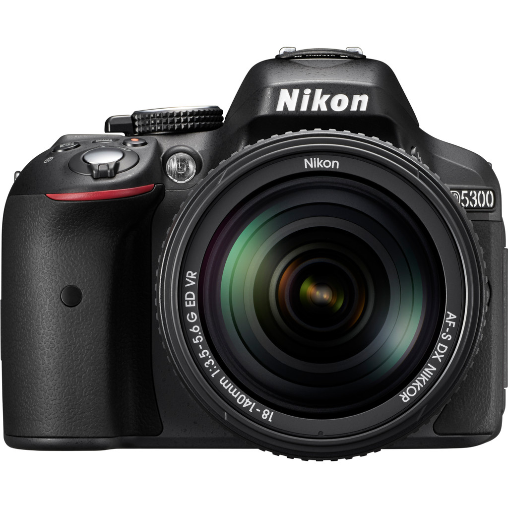 Nikon D5300 + 18-105 mm VR