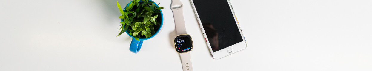 Fitbit : une plainte accuse les smartwatchs de surchauffer et de brûler les  utilisateurs