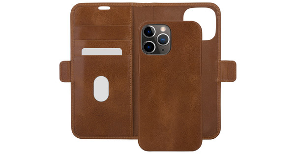 DBramante1928 Lynge Apple iPhone 12 / 12 Pro Book Case Leather Brown