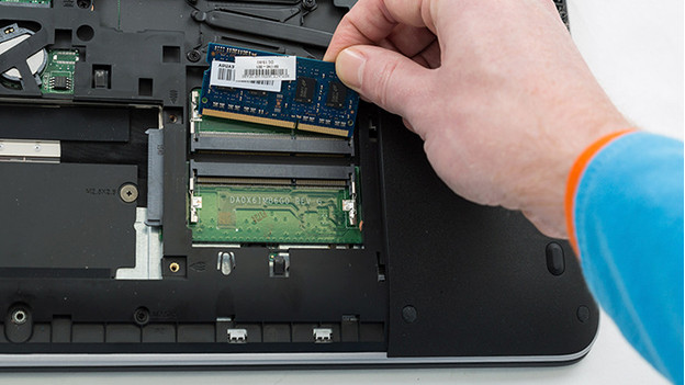 RAM geheugen laptop vervangen. 