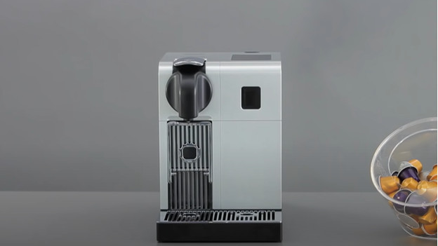 NESPRESSO Lattissima Pro avec kit de détartrage (NESPRESSO