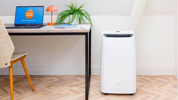 Un climatiseur mobile à la fenêtre