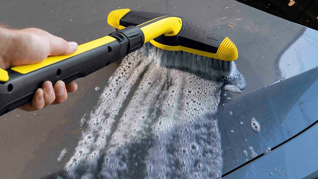 Washing brush for high-pressure cleaner