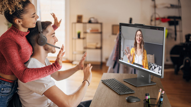 Couple makes a video call via IdeaCentre AIO