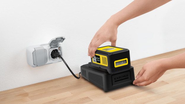 Batterie Karcher 18 V sur chargeur