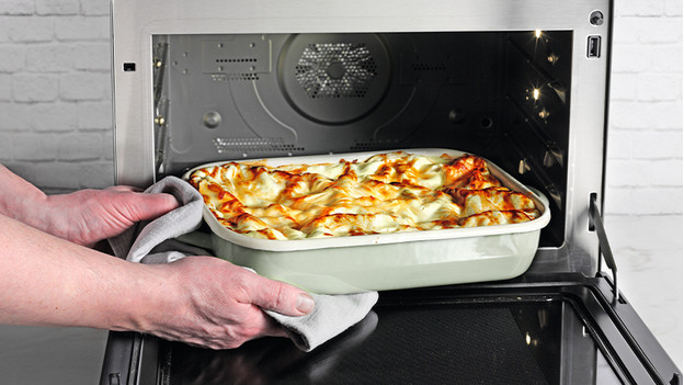 Oven dish out of combi steam oven