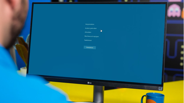 Specialist navigeert naar Taakbeheer in het control alt delete menu