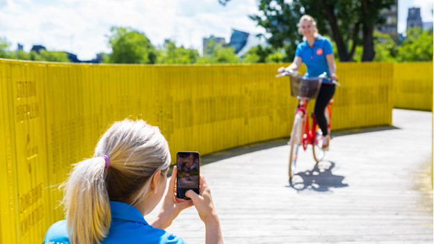 Take photo of moving subject