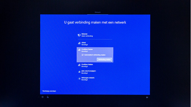 Verbinding maken met wifi netwerk Windows 10 setup. 