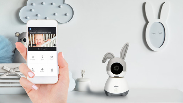 Baby monitor with camera and app