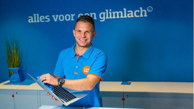 Coolblue'er met laptop