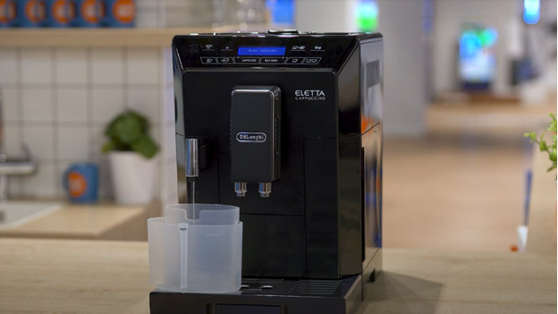 How do you place the water filter in your De Longhi Eletta