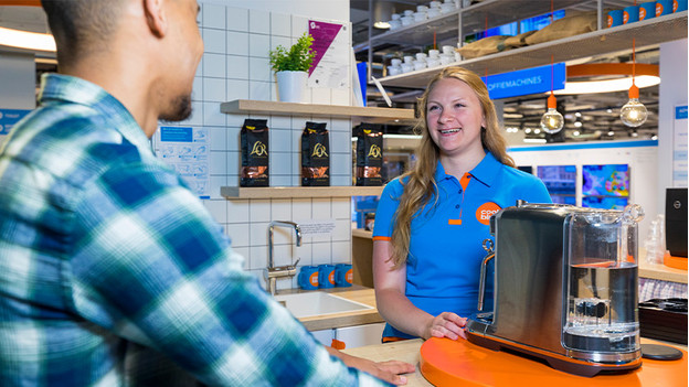 Coffee machine in the Coolblue store