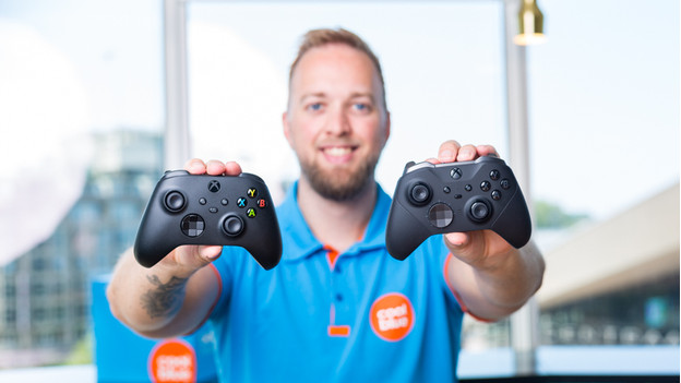 Expert with 2 Xbox controllers