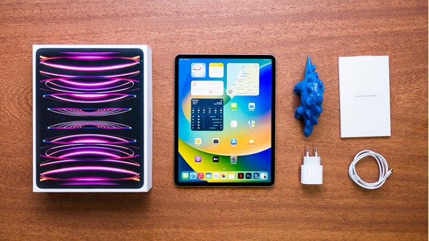 The iPad Pro (2022) unboxed