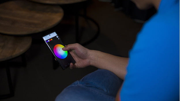 Philips Hue lampen instellen via app.