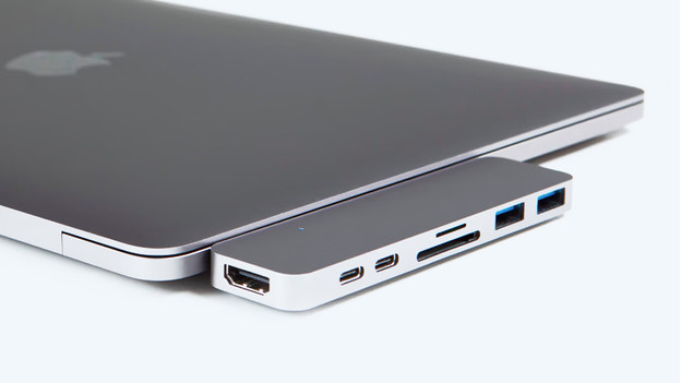 Docking station in Apple MacBook