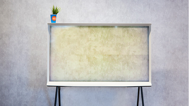 The Serif wall pattern on the screen