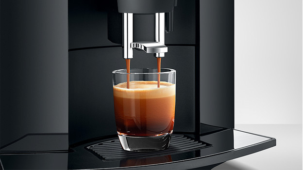 Comment nettoyer le groupe café de votre machine à café JURA E8 ? -  Coolblue - tout pour un sourire