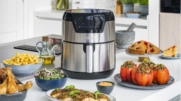 Airfryer with dishes