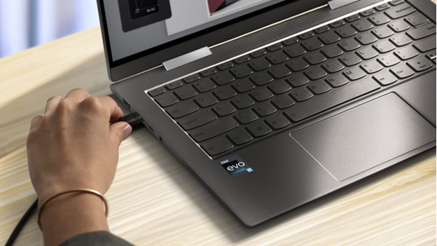 Ports et connexions sur un PC portable Intel Evo
