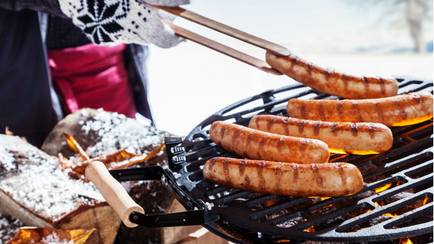 fermer le couvercle du barbecue d'hiver