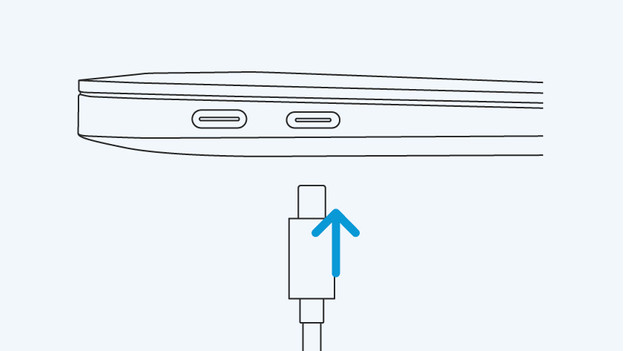 Usb C kabel in laptop steken