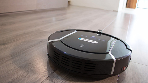 Operate robot vacuum via the app