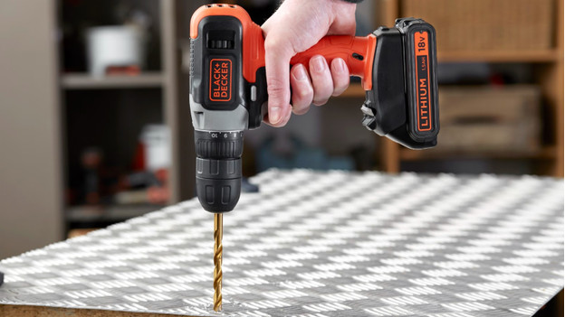 Drill in metal