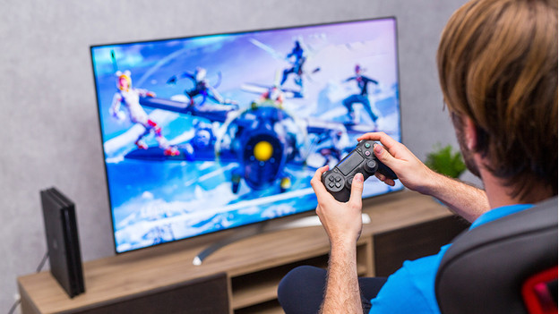 Fortnite on PlayStation 4 and television.