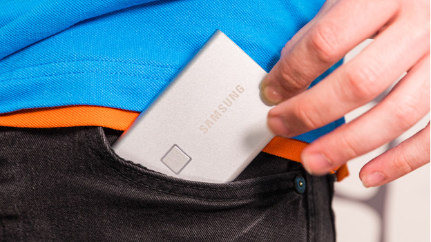 Expert review of the Samsung T7 Touch Portable SSD - Coolblue - anything  for a smile