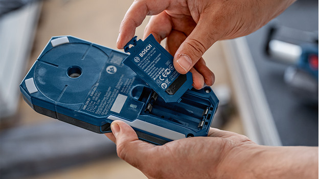 Wall scanner batteries