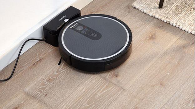 Charging of a robot vacuum