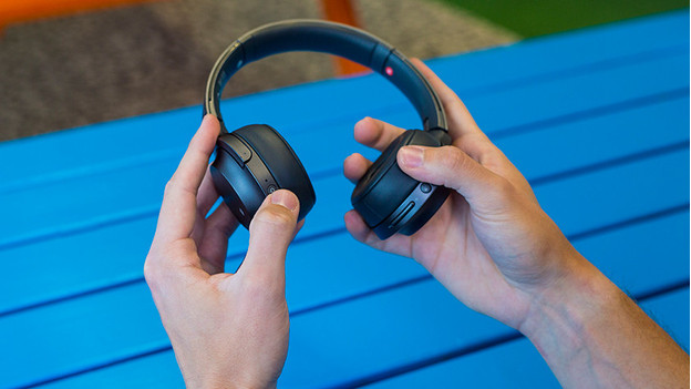 Wireless headphones