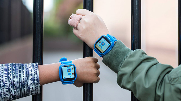 Gps watch store to track child