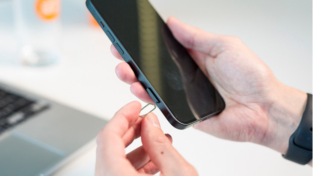 Retirer la carte SIM du smartphone