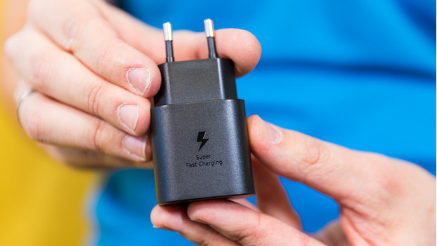 How Do You Choose A Samsung Galaxy S22 Charger Coolblue Anything 