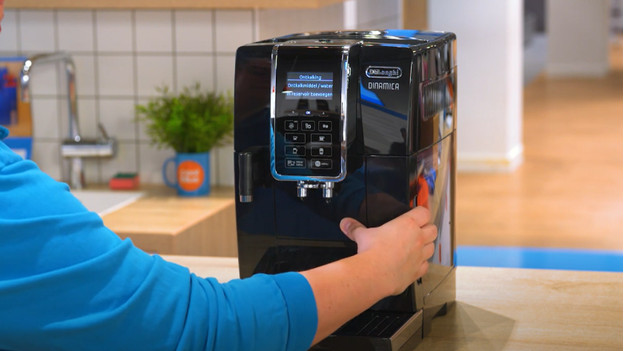 How do you descale your De Longhi Dinamica with milk reservoir