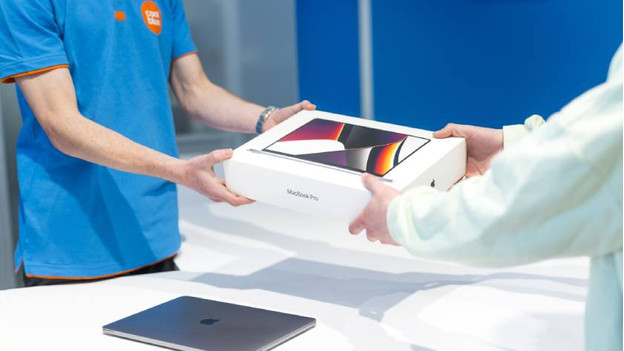 MacBook Pro in de Coolbue winkel