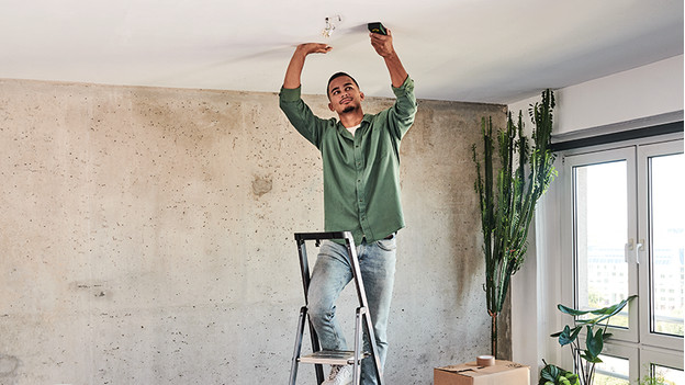 Wall scanner grouding