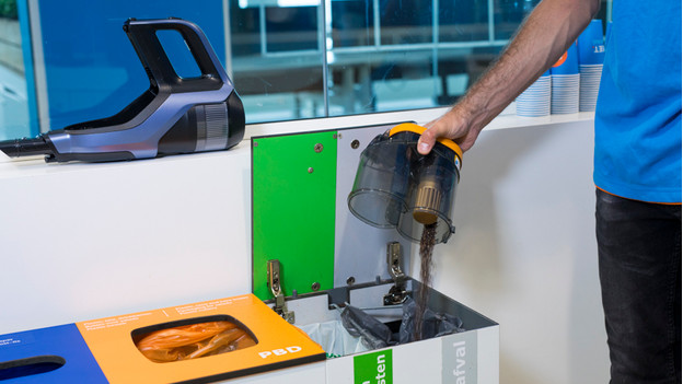 Empty dust cup vacuum
