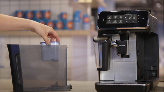 Comment installer le filtre à eau AquaClean dans ma machine à café