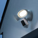 Ring Floodlight Cam Wired Pro Wit Duo-pack product in gebruik