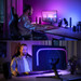 Philips Hue Play Lightstrip PC 24-27 inch + Lichtbalk Zwart Duopack + Bridge product in gebruik