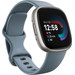 Fitbit Versa 3/Versa 4/Sense/Sense 2 Siliconen Bandje Denimblauw S product in gebruik