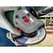 Bosch UniversalGrind 18V-75 + 4,0 Ah accu en lader product in gebruik