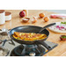 Tefal Easy Cook & Clean Koekenpannenset 24 + 28 cm + Hapjespan 26 cm product in gebruik