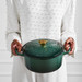 Le Creuset Signature braadpan 24cm Kerst Artichaut product in gebruik