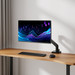 ACT AC8340 Monitorarm 49 inch met gasveer voor 1 monitor product in gebruik