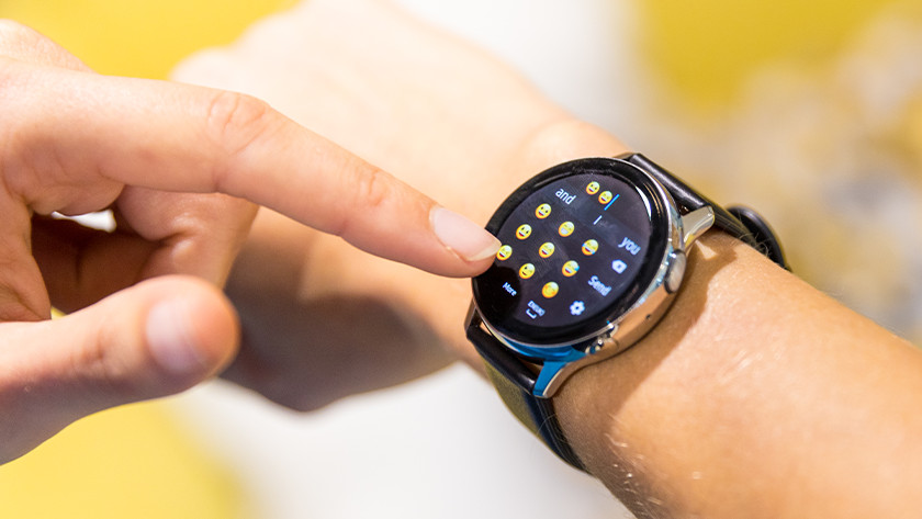Hoe kies je de juiste smartwatch als verlengstuk van je smartphone? - Coolblue - alles voor een ...